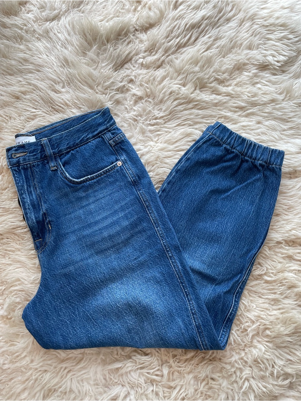 FRAME Jeans in Medium Blue Wash